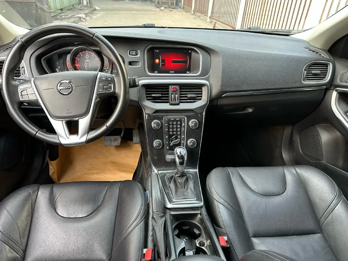 2019 Volvo V40 1.5T 152HP L4 6AT,autocango,china used car exporter,china ev exporter,chinese used car exporter,chinese used ev exporter