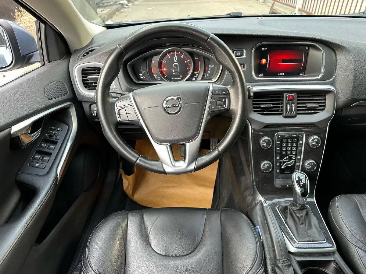 2019 Volvo V40 1.5T 152HP L4 6AT,autocango,china used car exporter,china ev exporter,chinese used car exporter,chinese used ev exporter