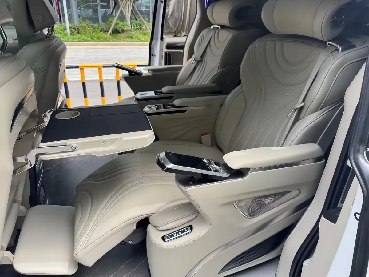 2023 Buick GL8 2.0T 237HP L4 9AT,autocango,china used car exporter,china ev exporter,chinese used car exporter,chinese used ev exporter