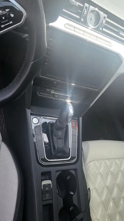 2023 Volkswagen Magotan 2.0T 186HP L4 7DCT,autocango,china used car exporter,china ev exporter,chinese used car exporter,chinese used ev exporter