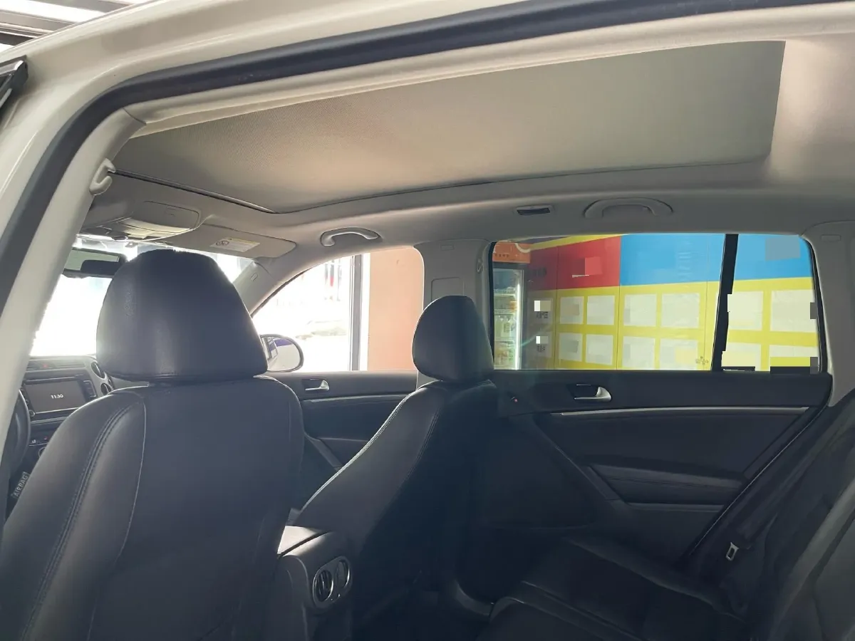 2015 Volkswagen Tiguan 2.0T 200HP L4 6AT,autocango,china used car exporter,china ev exporter,chinese used car exporter,chinese used ev exporter