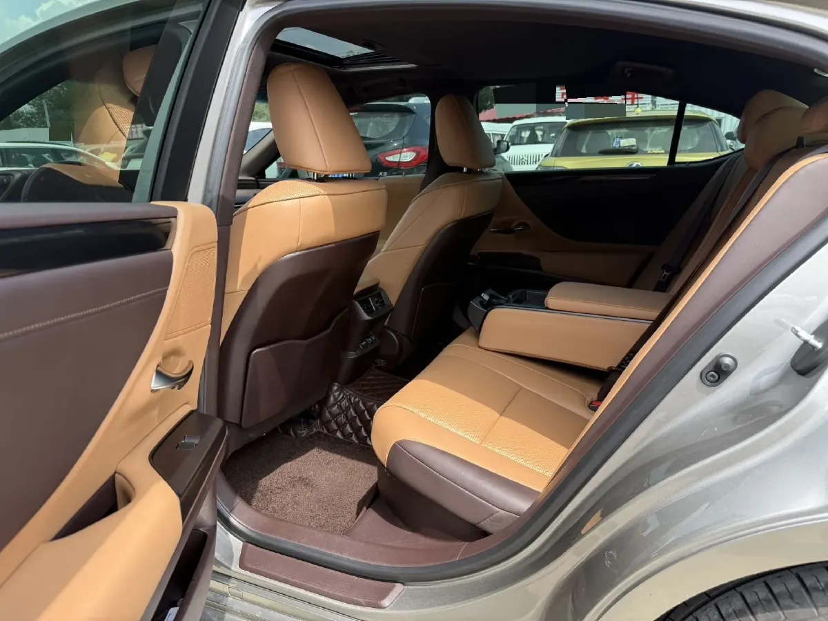 2020 Lexus ES 2.5L 178HP L4 E-CVT Hybrid,autocango,china used car exporter,china ev exporter,chinese used car exporter,chinese used ev exporter