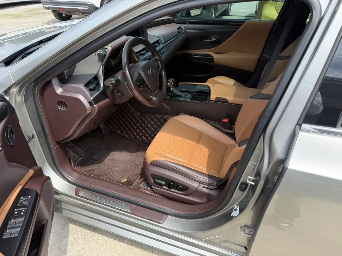 2020 Lexus ES 2.5L 178HP L4 E-CVT Hybrid,autocango,china used car exporter,china ev exporter,chinese used car exporter,chinese used ev exporter