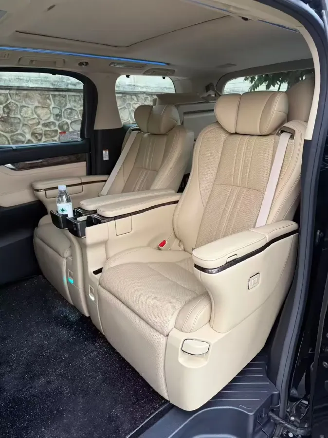 2018 Toyota Alphard 3.5L 301HP V6 8AT,autocango,china used car exporter,china ev exporter,chinese used car exporter,chinese used ev exporter