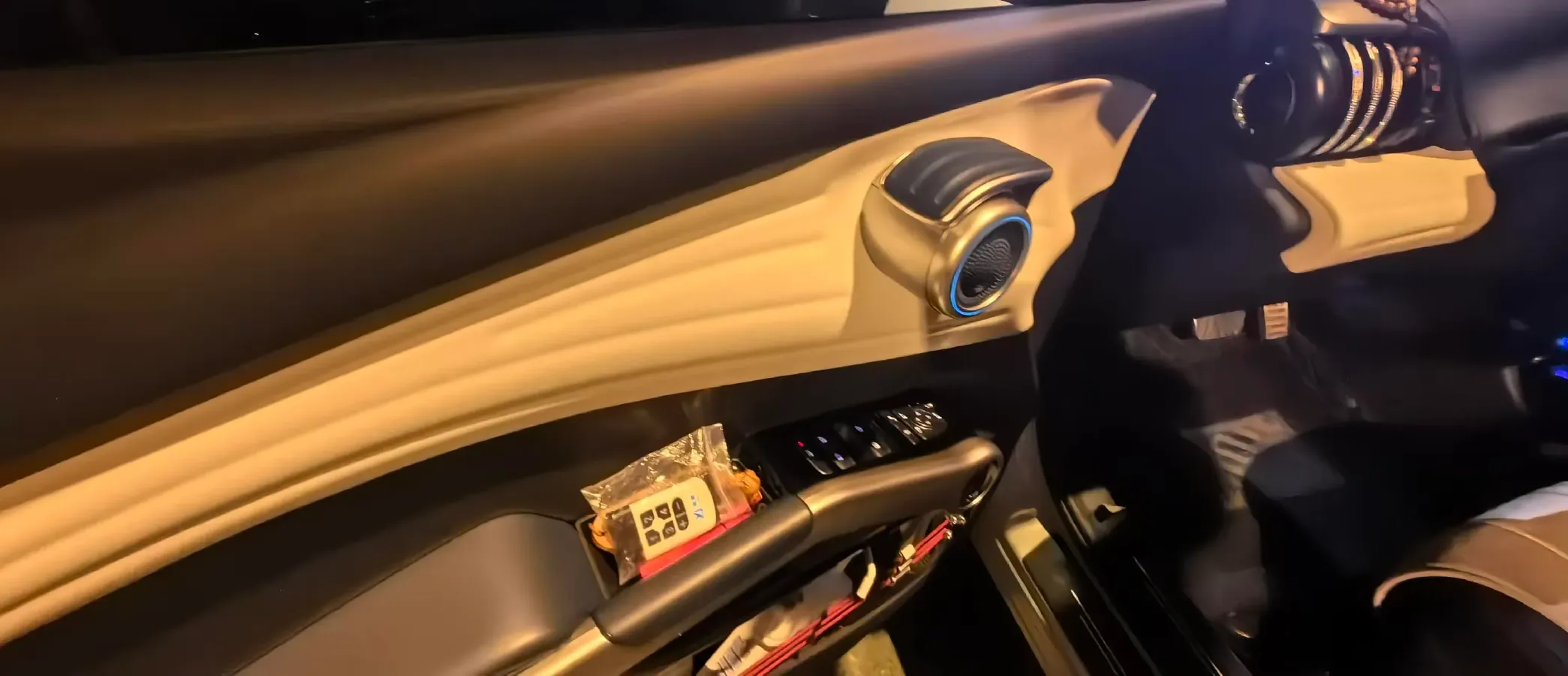 2022 Roewe RX5 MAX 1.5T 181HP L4 6AT,autocango,china used car exporter,china ev exporter,chinese used car exporter,chinese used ev exporter