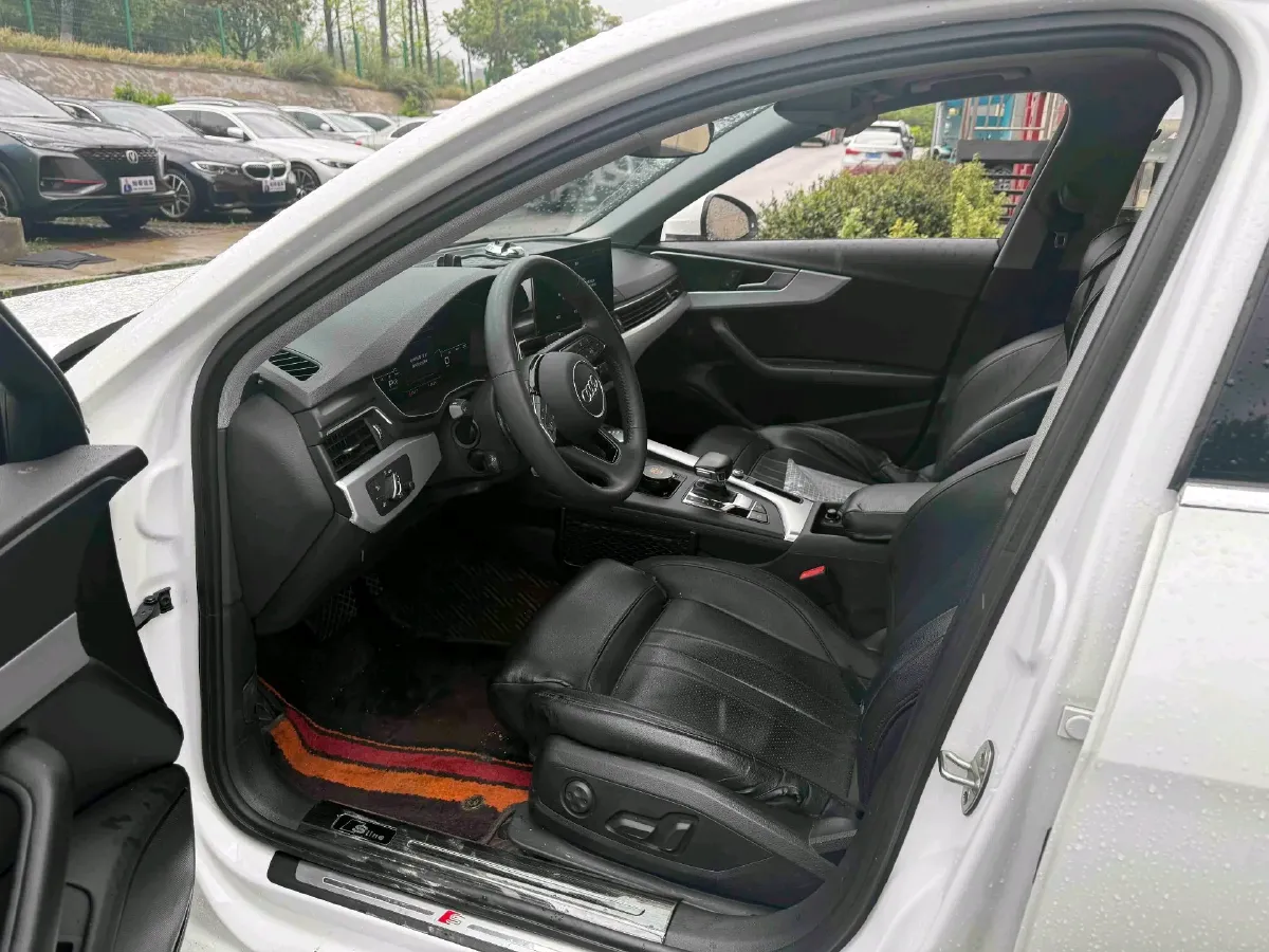 2020 Audi A4L 2.0T 190HP L4 7DCT,autocango,china used car exporter,china ev exporter,chinese used car exporter,chinese used ev exporter