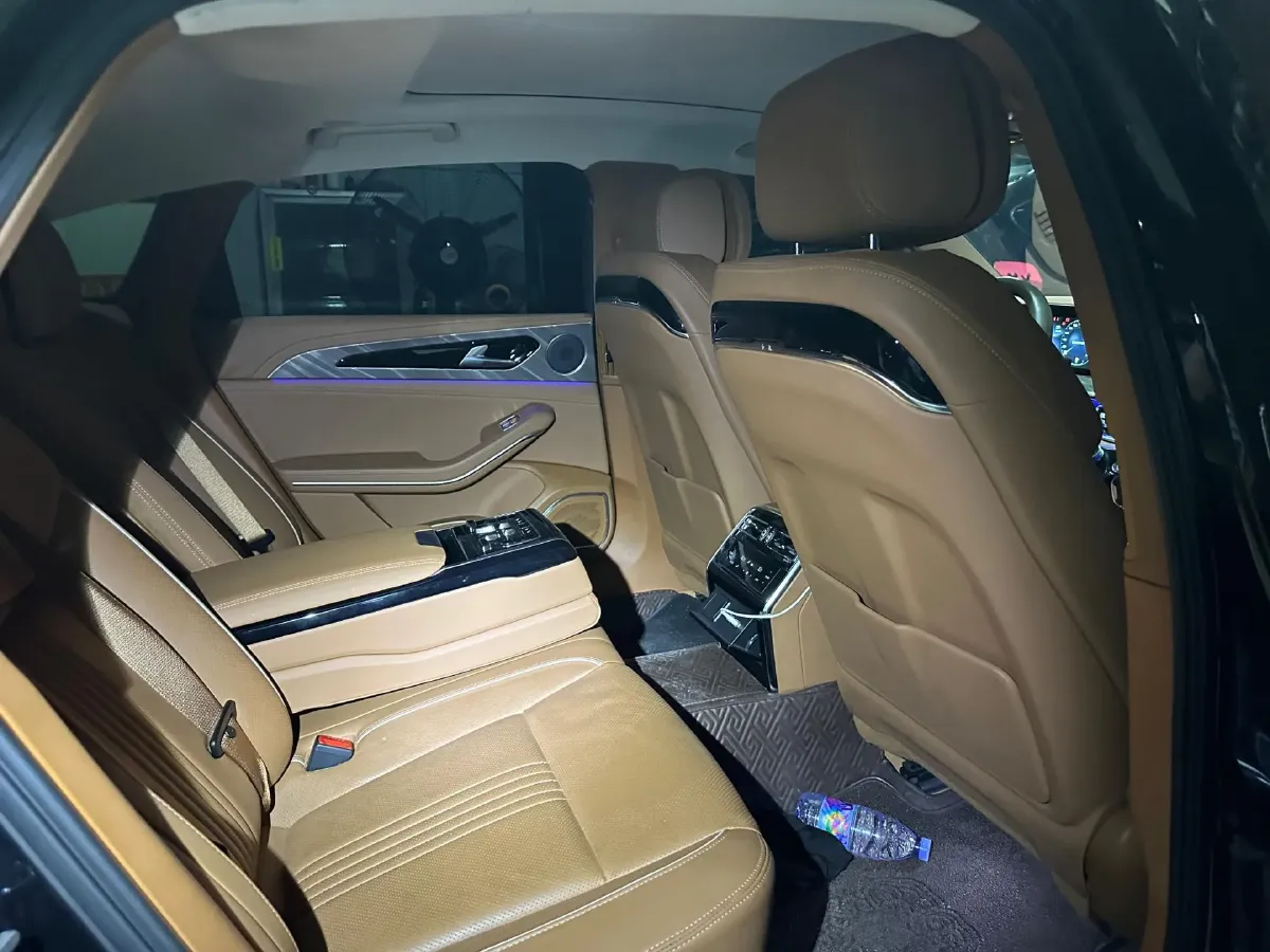 2020 HongQi H9 2.0T 252HP L4 7DCT,autocango,china used car exporter,china ev exporter,chinese used car exporter,chinese used ev exporter