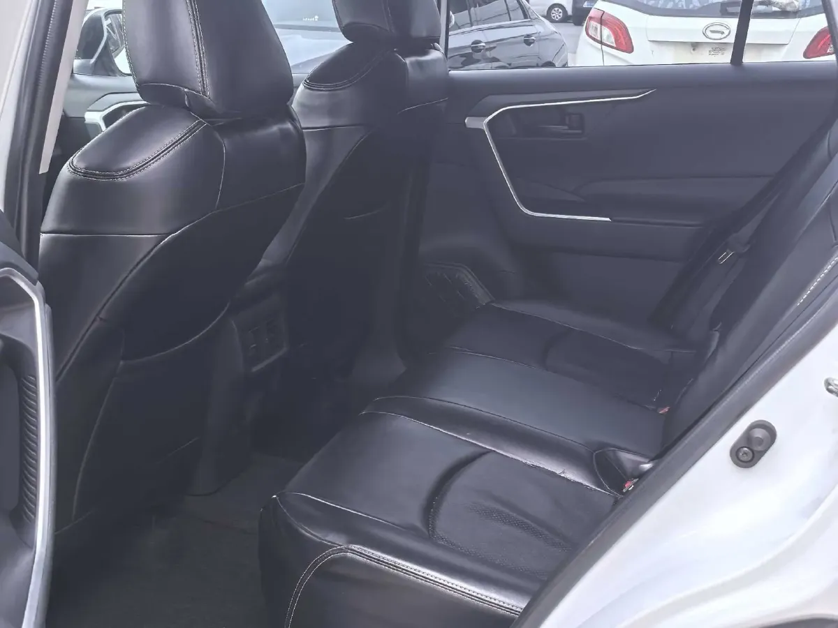 2021 Toyota RAV4 2.0L 171HP L4 CVT,autocango,china used car exporter,china ev exporter,chinese used car exporter,chinese used ev exporter