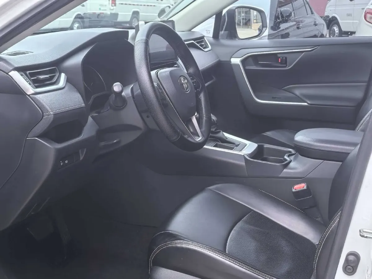 2021 Toyota RAV4 2.0L 171HP L4 CVT,autocango,china used car exporter,china ev exporter,chinese used car exporter,chinese used ev exporter