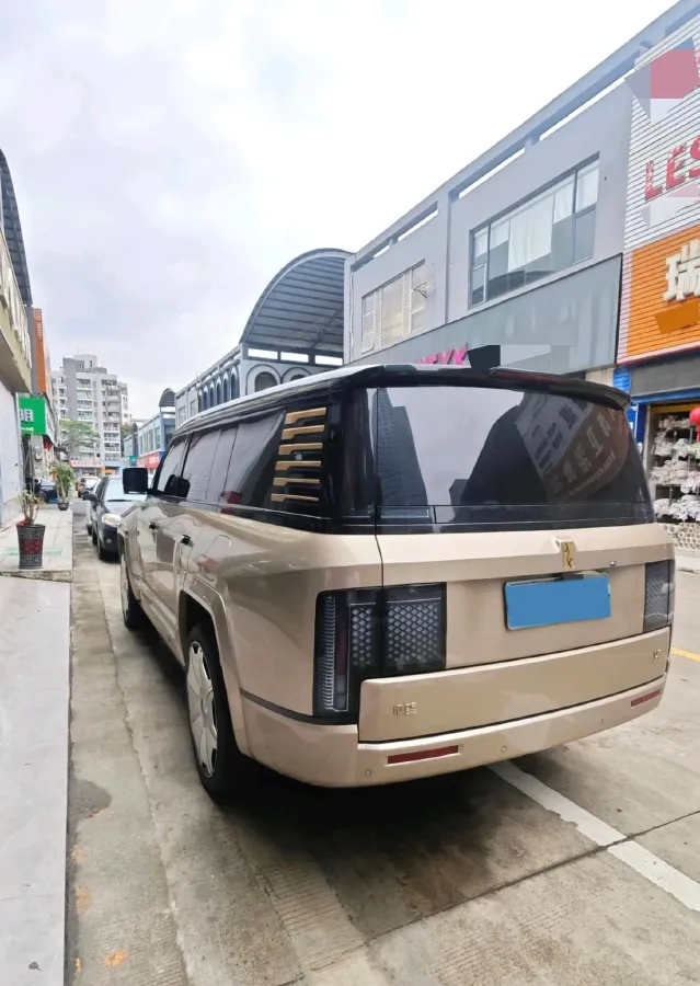 2025 YangWang U8 L REEV 272HP REEV,autocango,china used car exporter,china ev exporter,chinese used car exporter,chinese used ev exporter