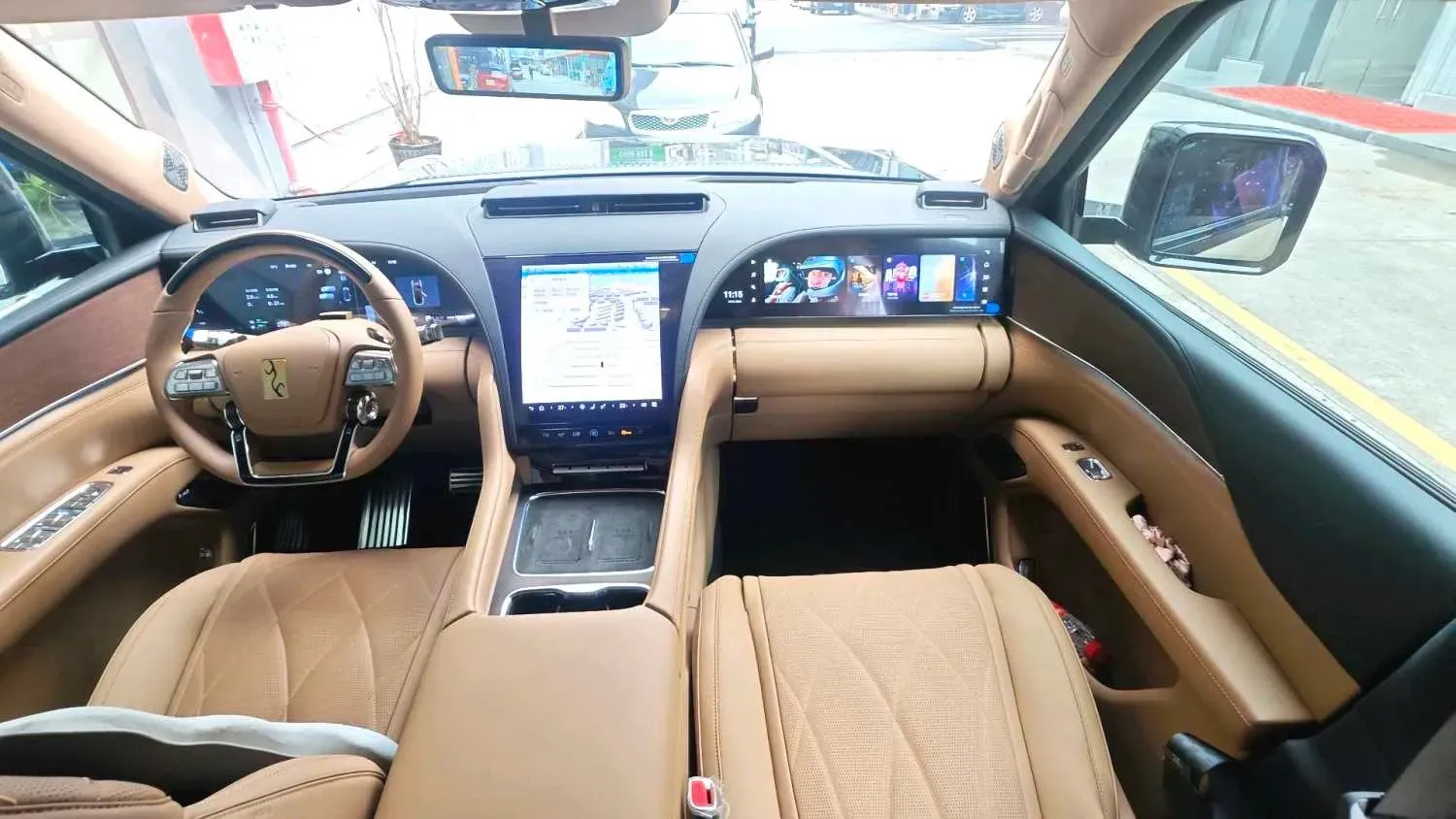 2025 YangWang U8 L REEV 272HP REEV,autocango,china used car exporter,china ev exporter,chinese used car exporter,chinese used ev exporter