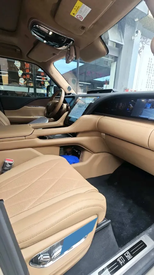 2025 YangWang U8 L REEV 272HP REEV,autocango,china used car exporter,china ev exporter,chinese used car exporter,chinese used ev exporter