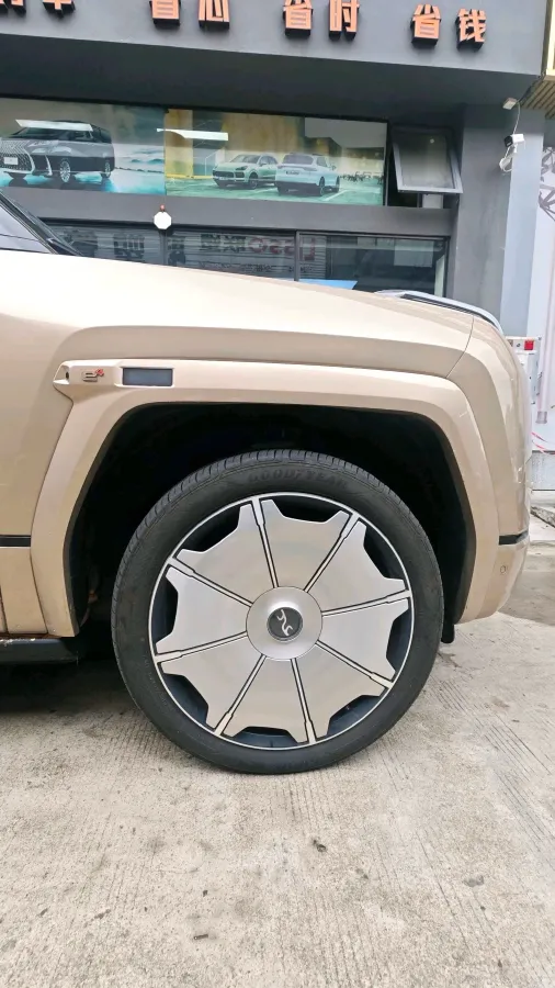 2025 YangWang U8 L REEV 272HP REEV,autocango,china used car exporter,china ev exporter,chinese used car exporter,chinese used ev exporter