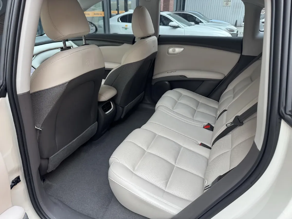 2025 IM LS6 BEV 75KWH,autocango,china used car exporter,china ev exporter,chinese used car exporter,chinese used ev exporter