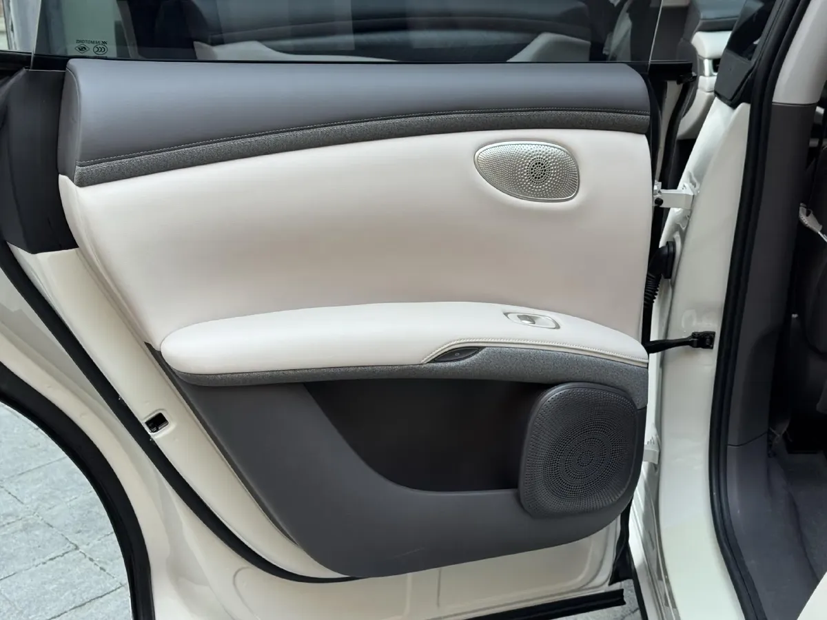 2025 IM LS6 BEV 75KWH,autocango,china used car exporter,china ev exporter,chinese used car exporter,chinese used ev exporter