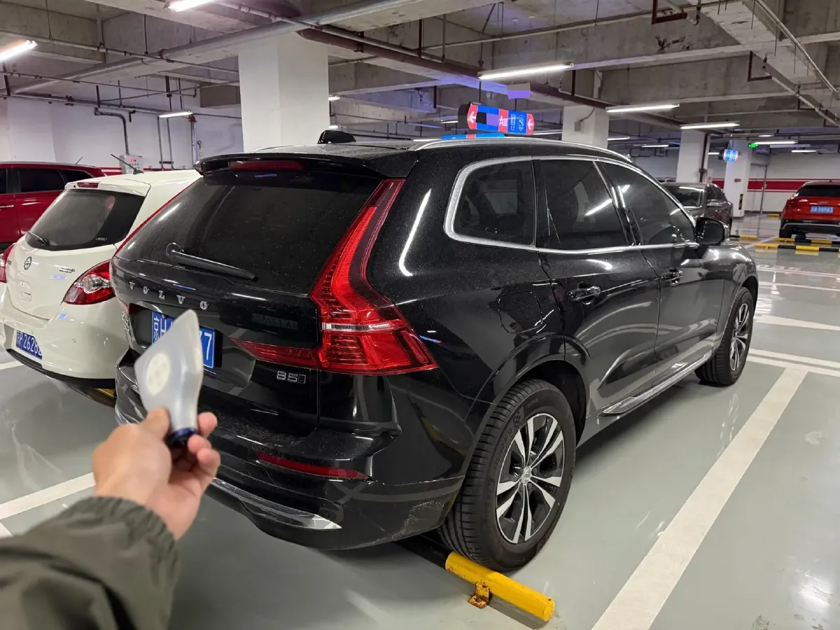 2025 Volvo XC60 2.0T 250HP L4 8AT,autocango,china used car exporter,china ev exporter,chinese used car exporter,chinese used ev exporter