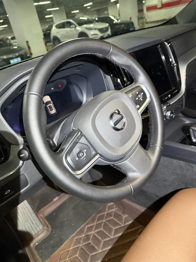 2025 Volvo XC60 2.0T 250HP L4 8AT,autocango,china used car exporter,china ev exporter,chinese used car exporter,chinese used ev exporter