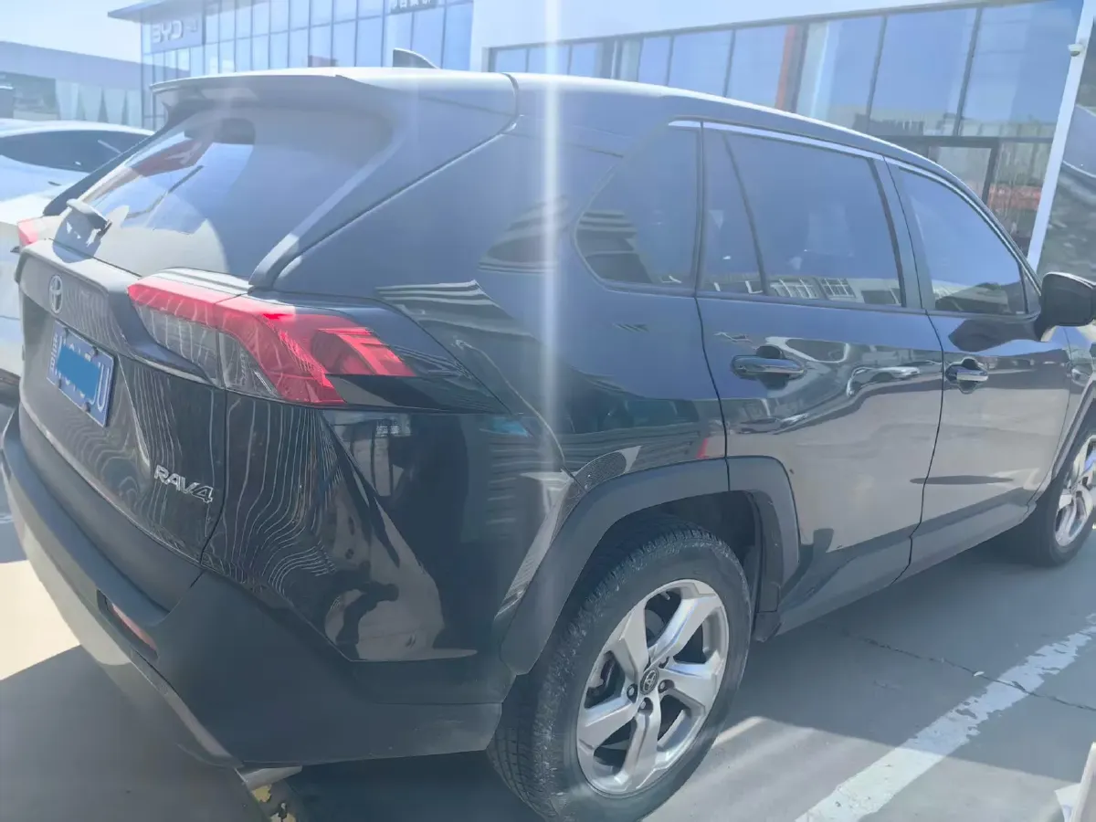 2022 Toyota RAV4 2.0L 171HP L4 CVT,autocango,china used car exporter,china ev exporter,chinese used car exporter,chinese used ev exporter