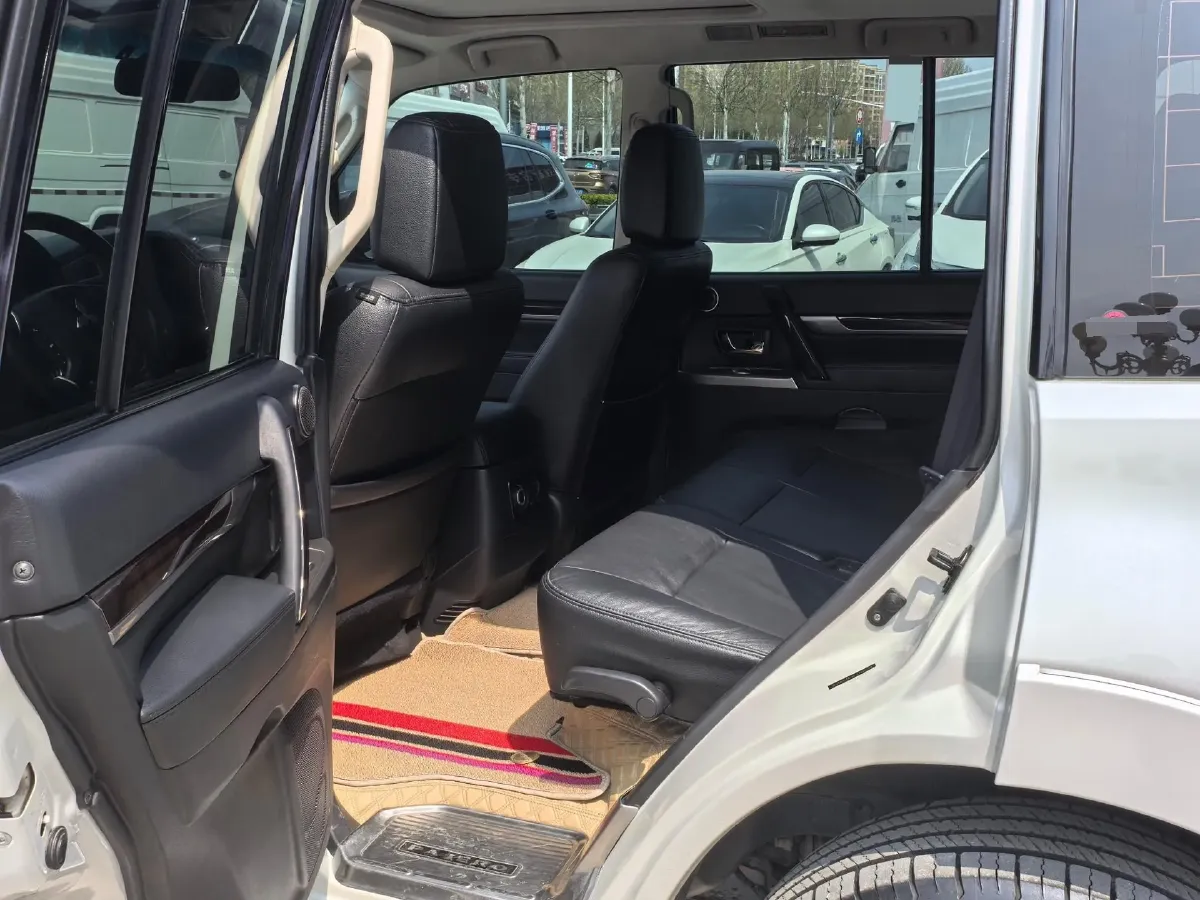 2017 Honda Jade 1.8L 141HP L4 5AT,autocango,china used car exporter,china ev exporter,chinese used car exporter,chinese used ev exporter