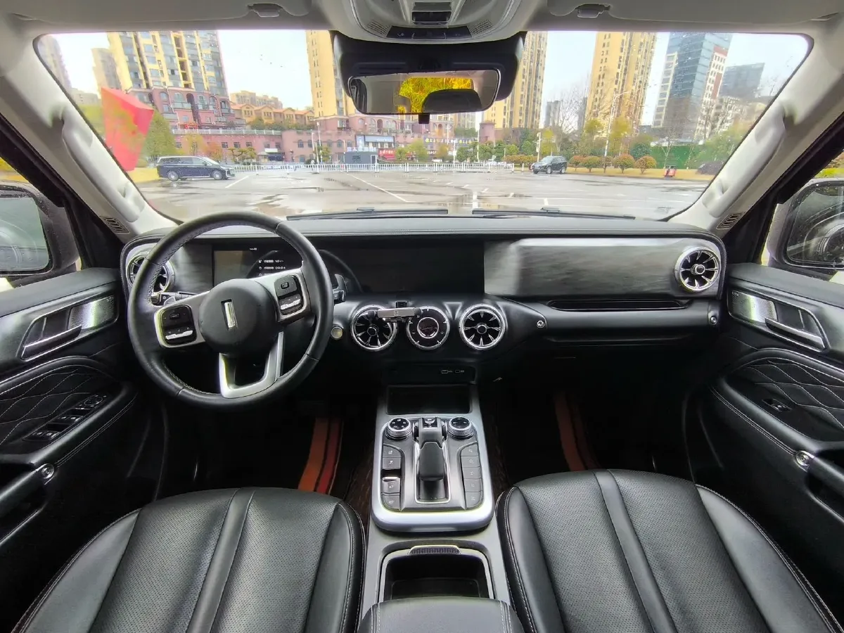 2021 Tank 300 2.0T 227HP L4 8AT,autocango,china used car exporter,china ev exporter,chinese used car exporter,chinese used ev exporter