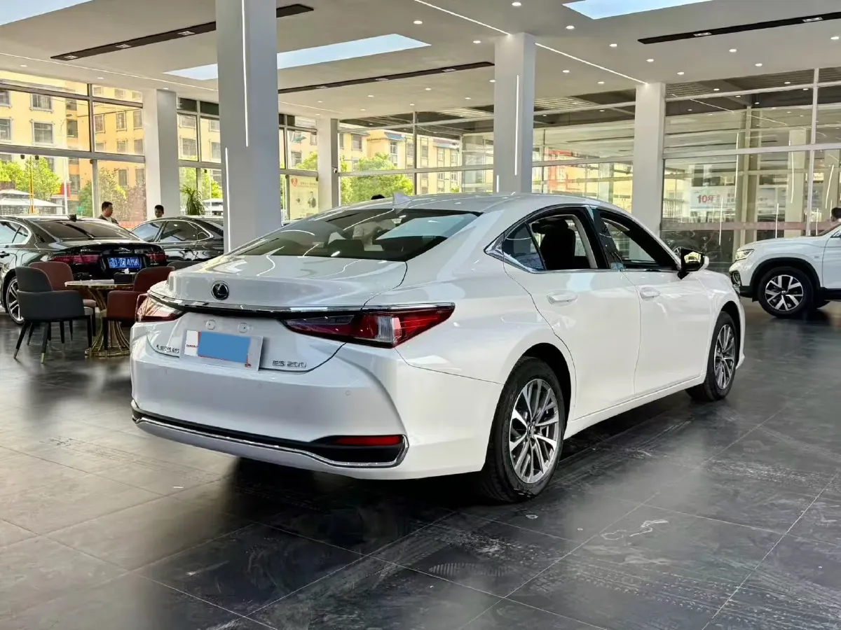 2023 Lexus ES 2.0L 173HP L4 CVT,autocango,china used car exporter,china ev exporter,chinese used car exporter,chinese used ev exporter