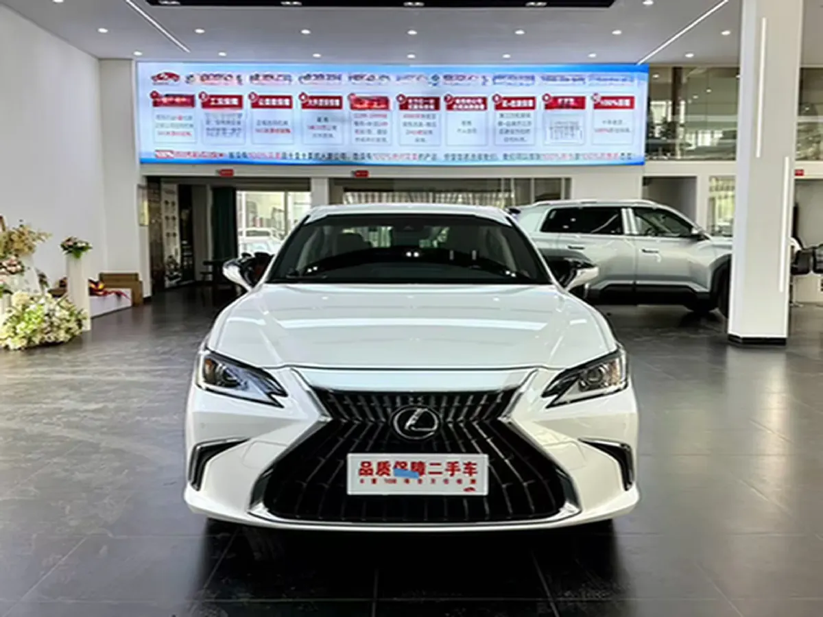 2023 Lexus ES 2.0L 173HP L4 CVT,autocango,china used car exporter,china ev exporter,chinese used car exporter,chinese used ev exporter