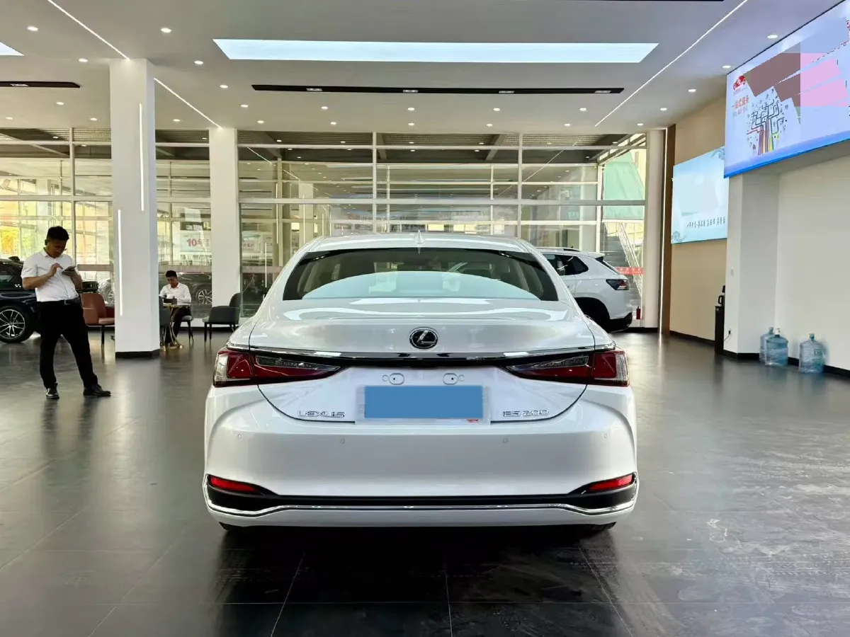 2023 Lexus ES 2.0L 173HP L4 CVT,autocango,china used car exporter,china ev exporter,chinese used car exporter,chinese used ev exporter