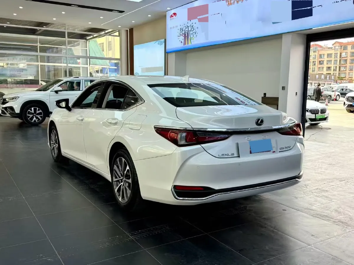 2023 Lexus ES 2.0L 173HP L4 CVT,autocango,china used car exporter,china ev exporter,chinese used car exporter,chinese used ev exporter