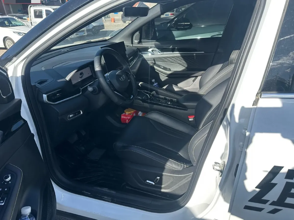 2025 Geely Coolray 1.5T 181HP L4 7DCT,autocango,china used car exporter,china ev exporter,chinese used car exporter,chinese used ev exporter