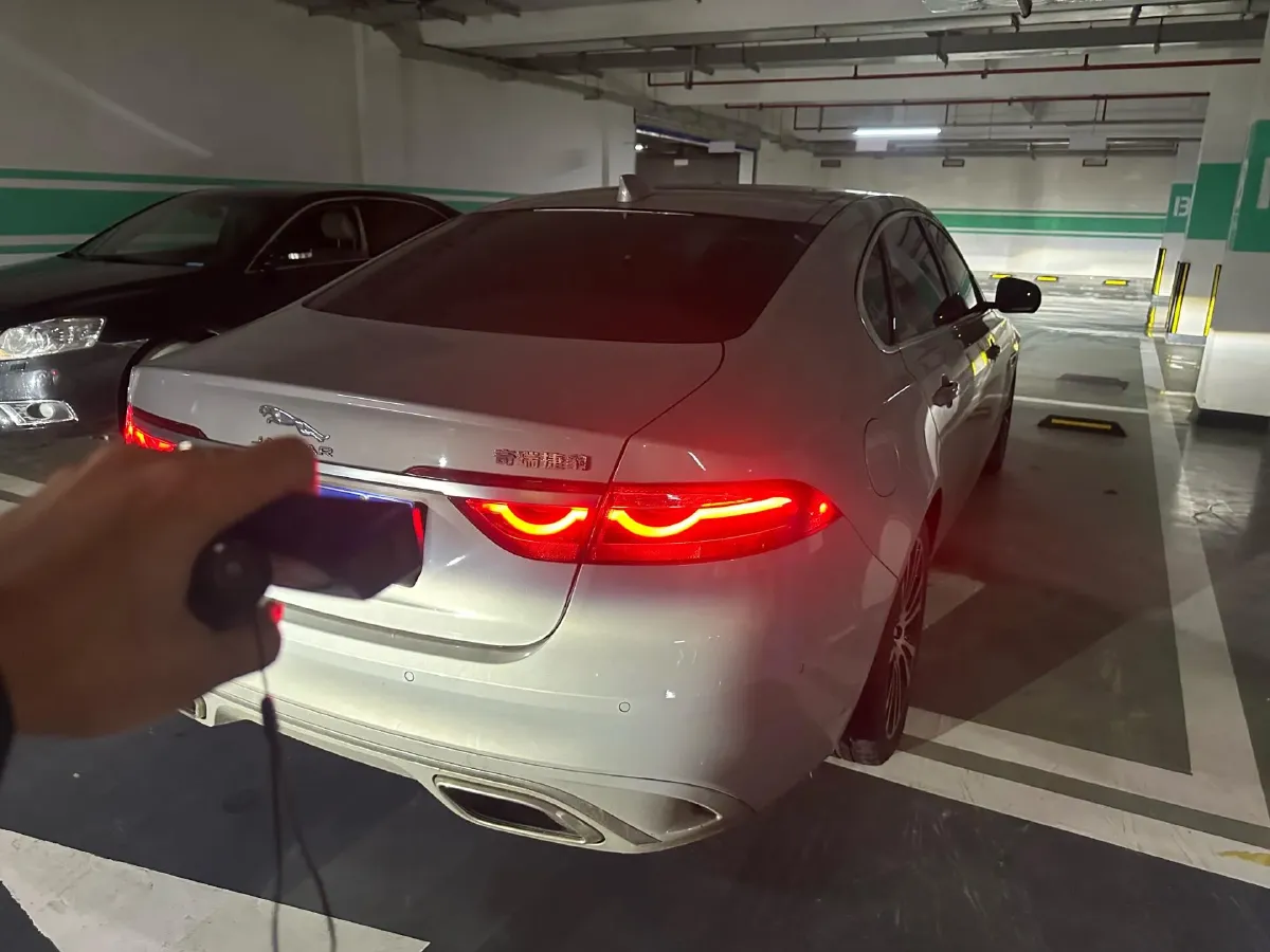 2023 Jaguar XFL 2.0T 250HP L4 8AT,autocango,china used car exporter,china ev exporter,chinese used car exporter,chinese used ev exporter