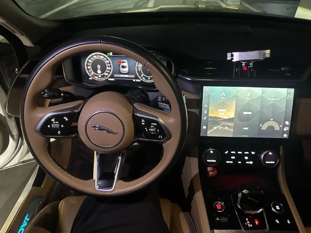 2023 Jaguar XFL 2.0T 250HP L4 8AT,autocango,china used car exporter,china ev exporter,chinese used car exporter,chinese used ev exporter