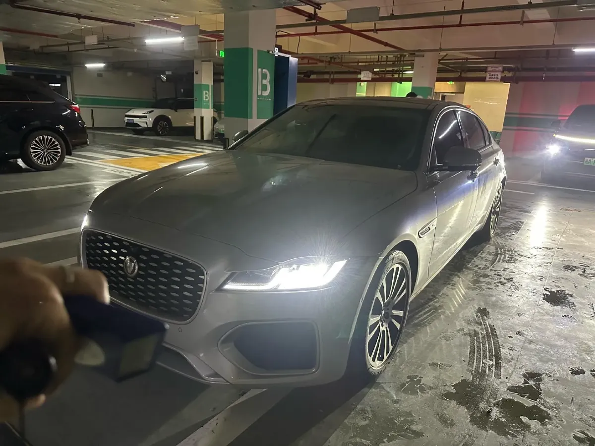 2023 Jaguar XFL 2.0T 250HP L4 8AT,autocango,china used car exporter,china ev exporter,chinese used car exporter,chinese used ev exporter