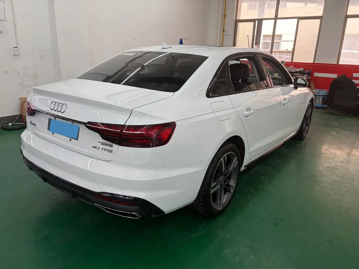 2020 Audi A4L 2.0T 190HP L4 7DCT,autocango,china used car exporter,china ev exporter,chinese used car exporter,chinese used ev exporter