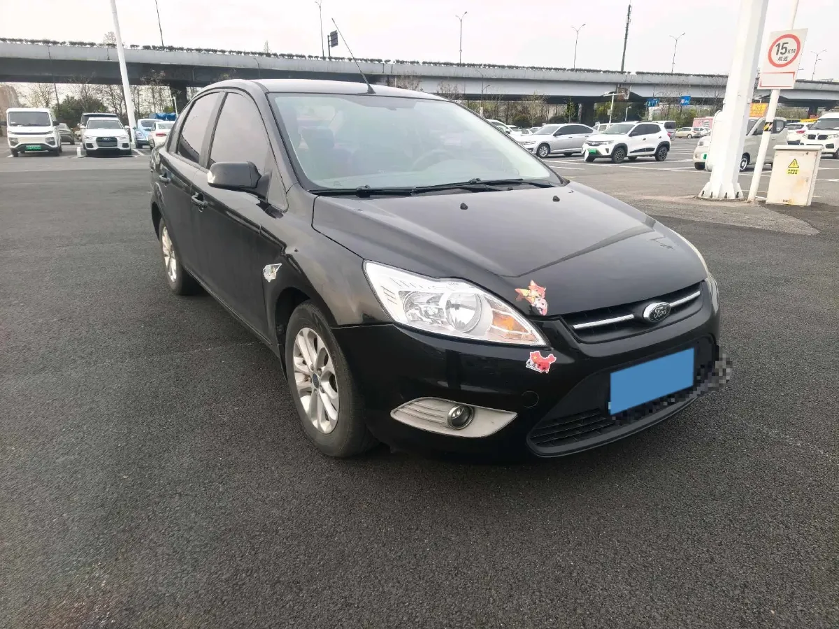 2013 Ford Focus 1.8L 124HP L4 4AT,autocango,china used car exporter,china ev exporter,chinese used car exporter,chinese used ev exporter