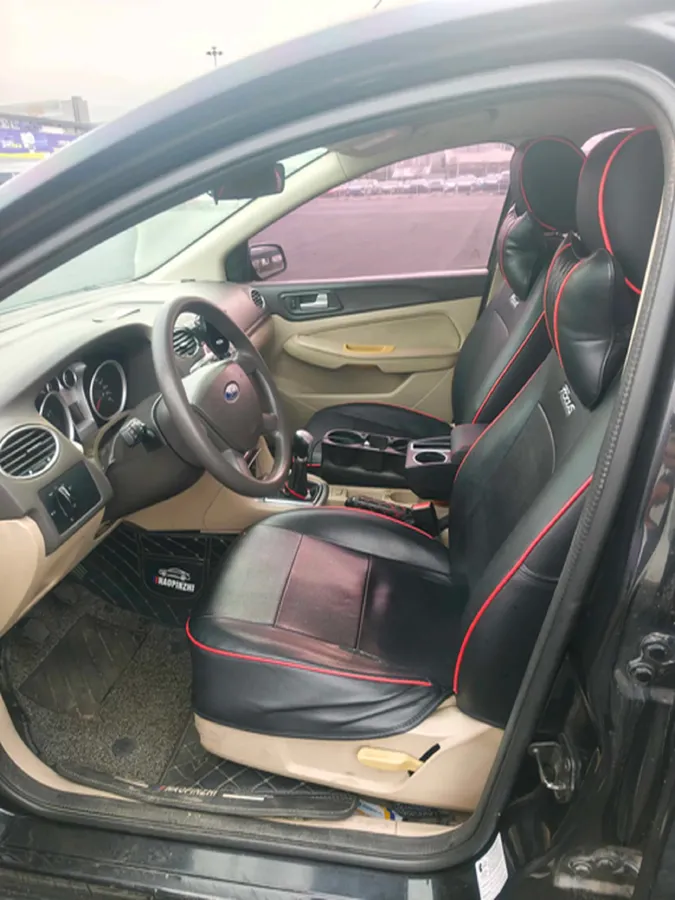 2013 Ford Focus 1.8L 124HP L4 4AT,autocango,china used car exporter,china ev exporter,chinese used car exporter,chinese used ev exporter
