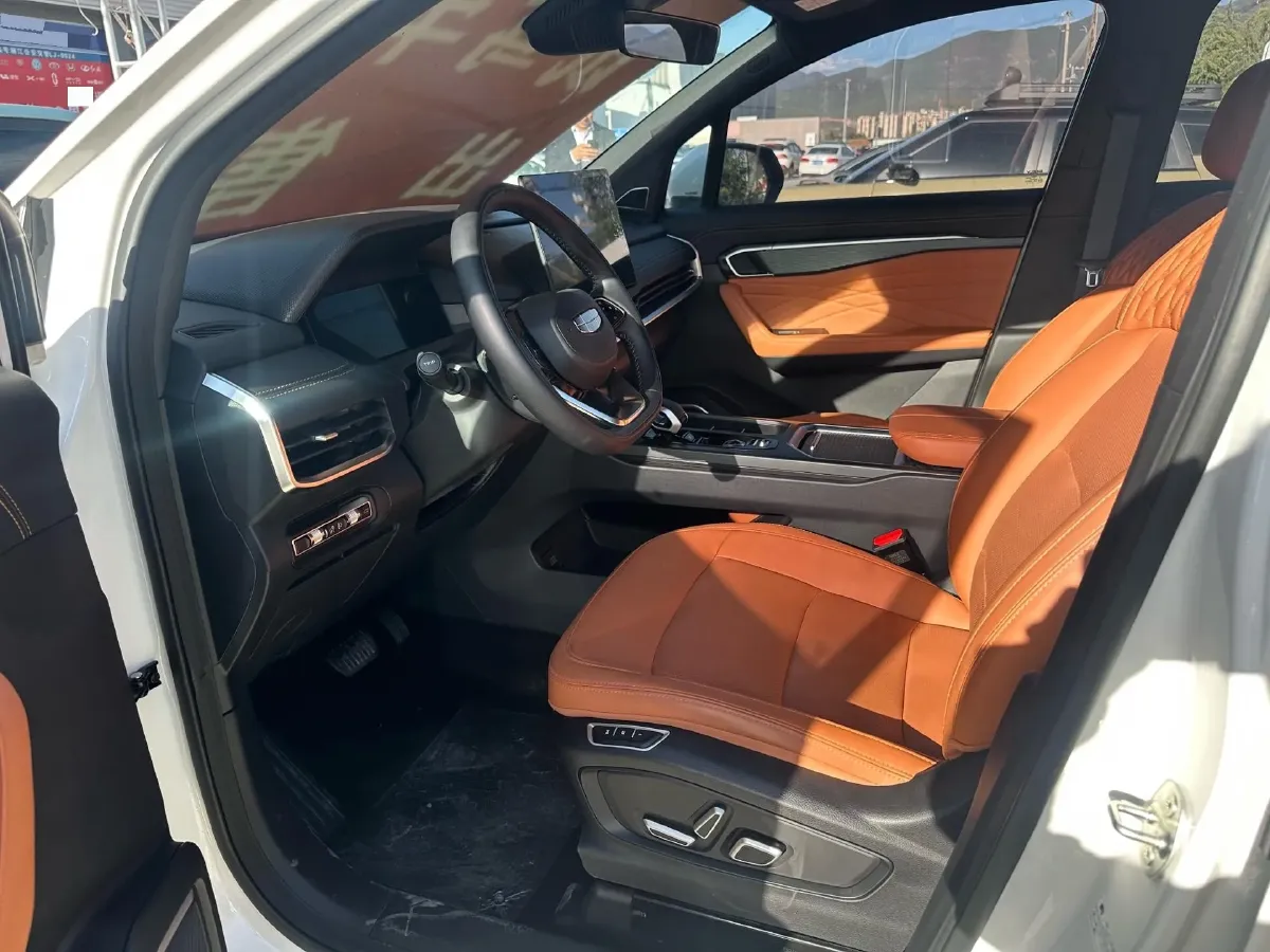 2024 Geely Okavango L 2.0T 218HP L4 7DCT,autocango,china used car exporter,china ev exporter,chinese used car exporter,chinese used ev exporter