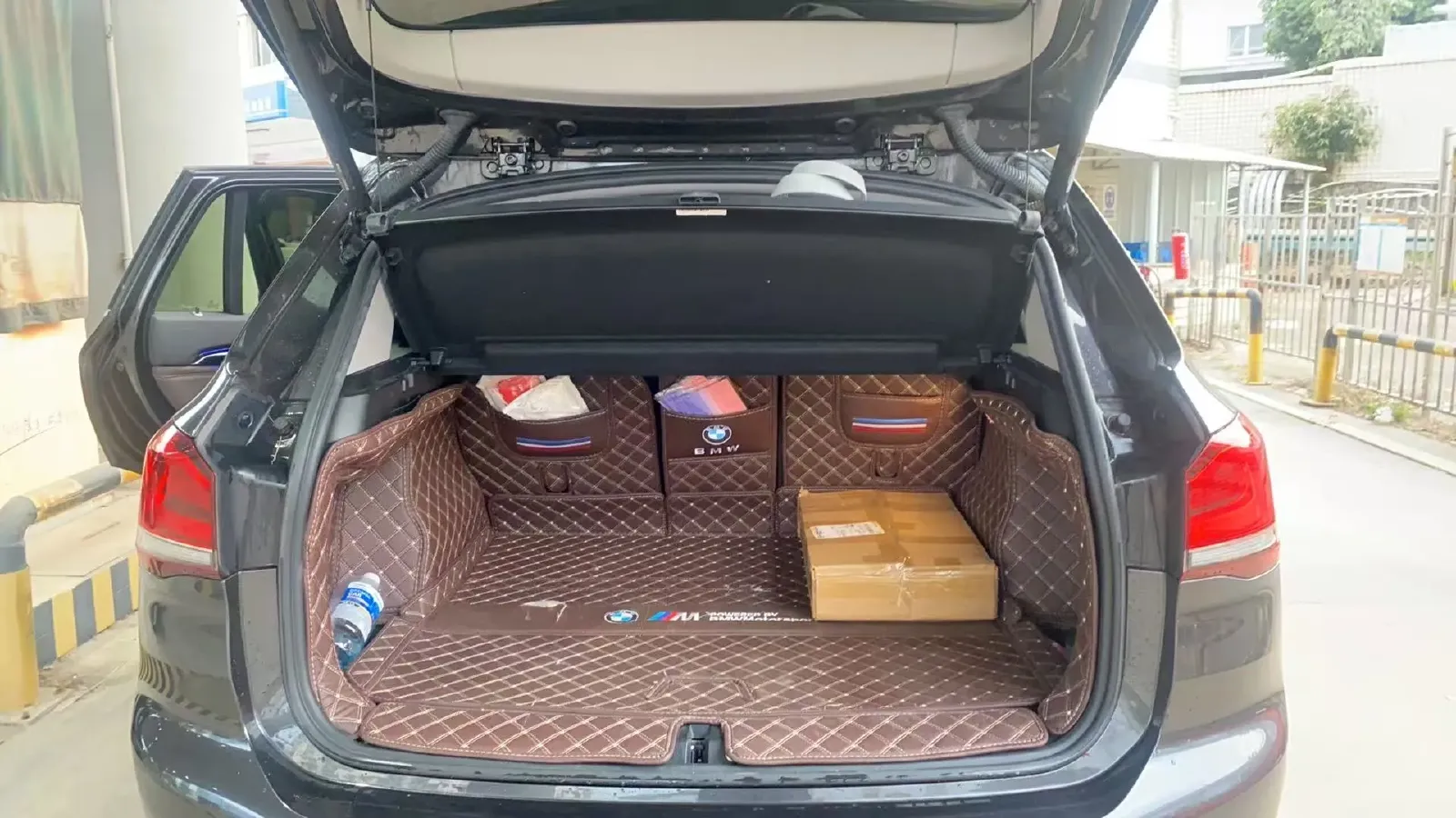 2021 BMW X1 1.5T 140HP L3 7DCT,autocango,china used car exporter,china ev exporter,chinese used car exporter,chinese used ev exporter