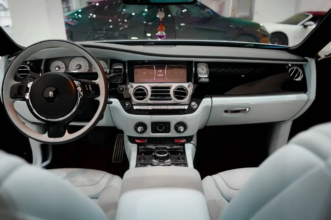 2018 Rolls-Royce Ghost 6.6T 571HP V12 8AT,autocango,china used car exporter,china ev exporter,chinese used car exporter,chinese used ev exporter