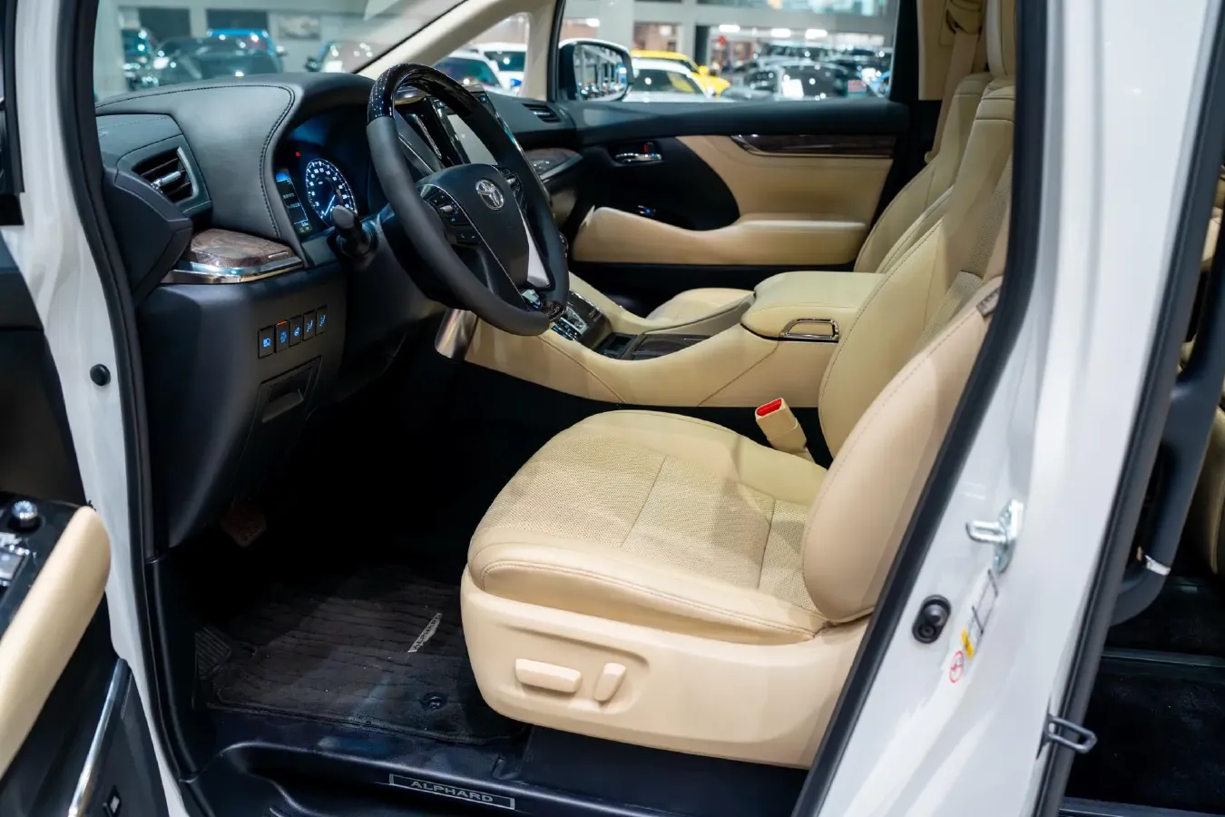 2018 Toyota Alphard 3.5L 301HP V6 8AT,autocango,china used car exporter,china ev exporter,chinese used car exporter,chinese used ev exporter