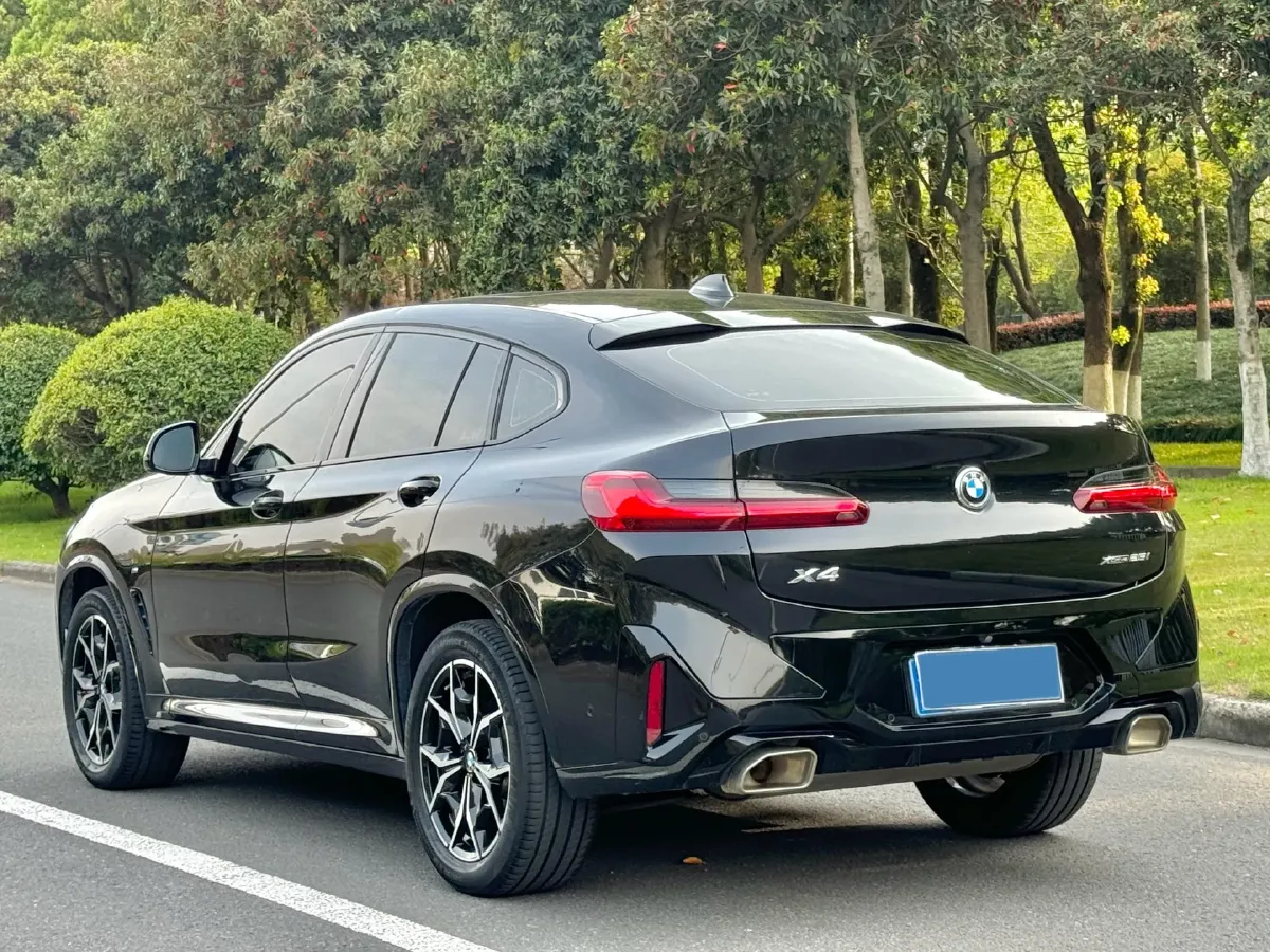 2022 BMW X4 2.0T 245HP L4 8AT,autocango,china used car exporter,china ev exporter,chinese used car exporter,chinese used ev exporter