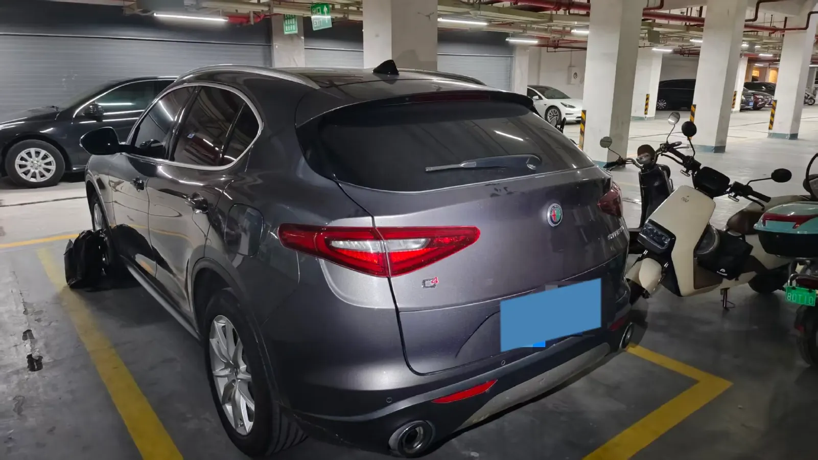 2017 Alfa Romeo Stelvio 2.0T 280HP L4 8AT,autocango,china used car exporter,china ev exporter,chinese used car exporter,chinese used ev exporter