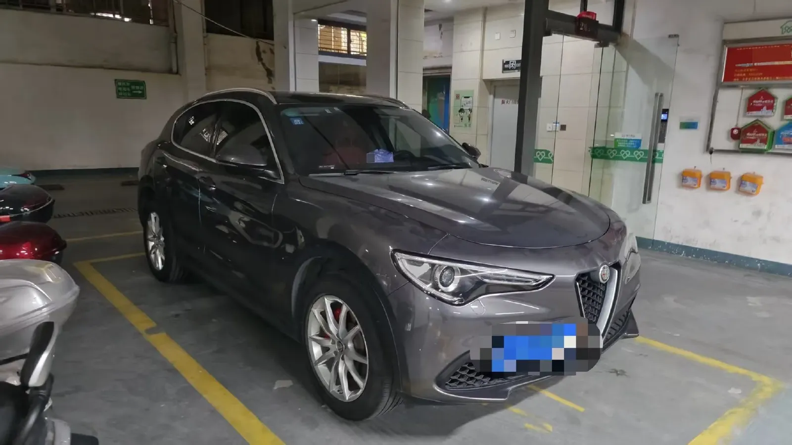 2017 Alfa Romeo Stelvio 2.0T 280HP L4 8AT,autocango,china used car exporter,china ev exporter,chinese used car exporter,chinese used ev exporter