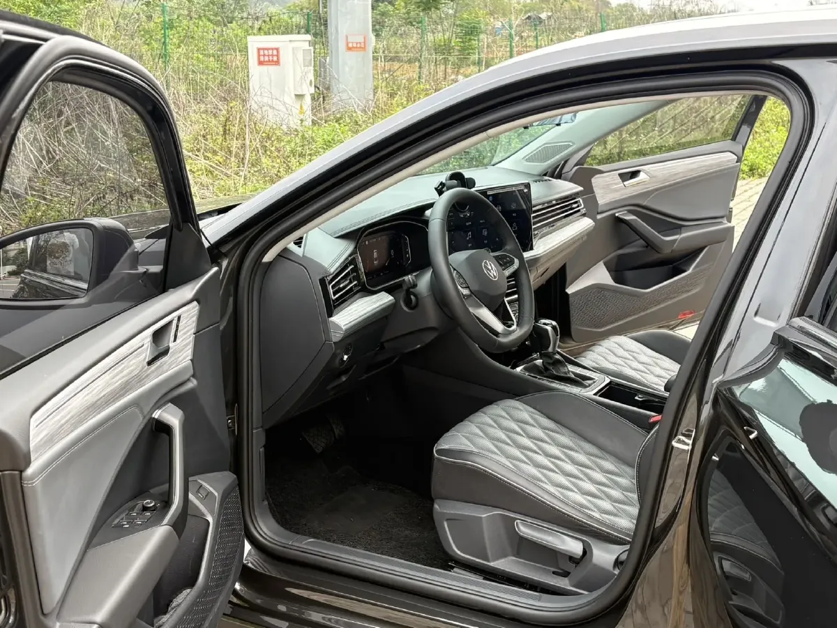 2023 Volkswagen Sagitar 1.5T 160HP L4 7DCT,autocango,china used car exporter,china ev exporter,chinese used car exporter,chinese used ev exporter