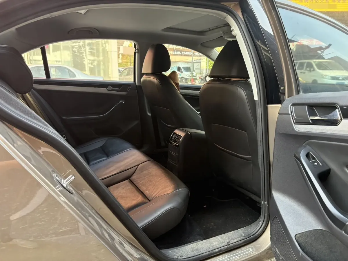 2017 Volkswagen Sagitar 1.6L 110HP L4 6AT,autocango,china used car exporter,china ev exporter,chinese used car exporter,chinese used ev exporter