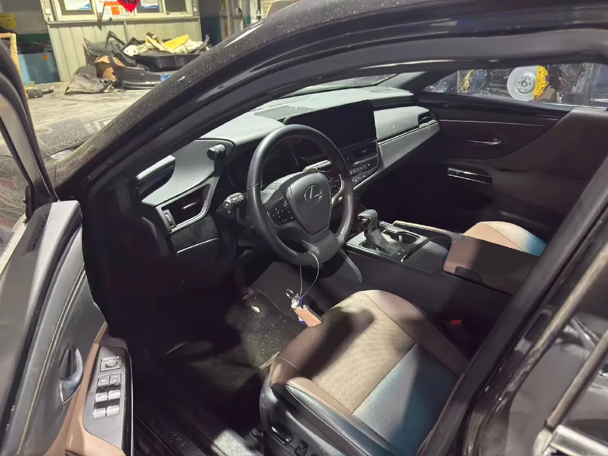 2023 Lexus ES 2.0L 173HP L4 CVT,autocango,china used car exporter,china ev exporter,chinese used car exporter,chinese used ev exporter