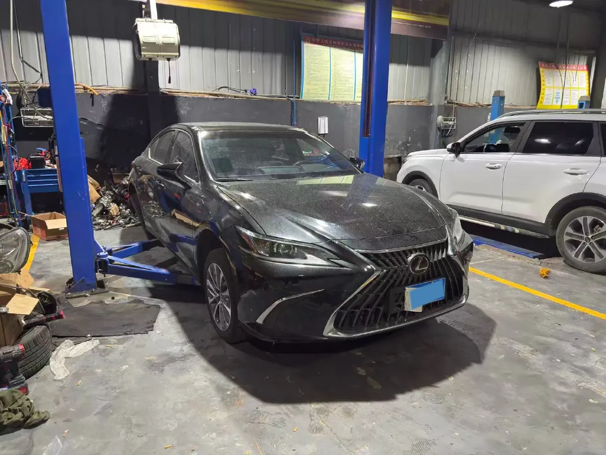 2023 Lexus ES 2.0L 173HP L4 CVT,autocango,china used car exporter,china ev exporter,chinese used car exporter,chinese used ev exporter