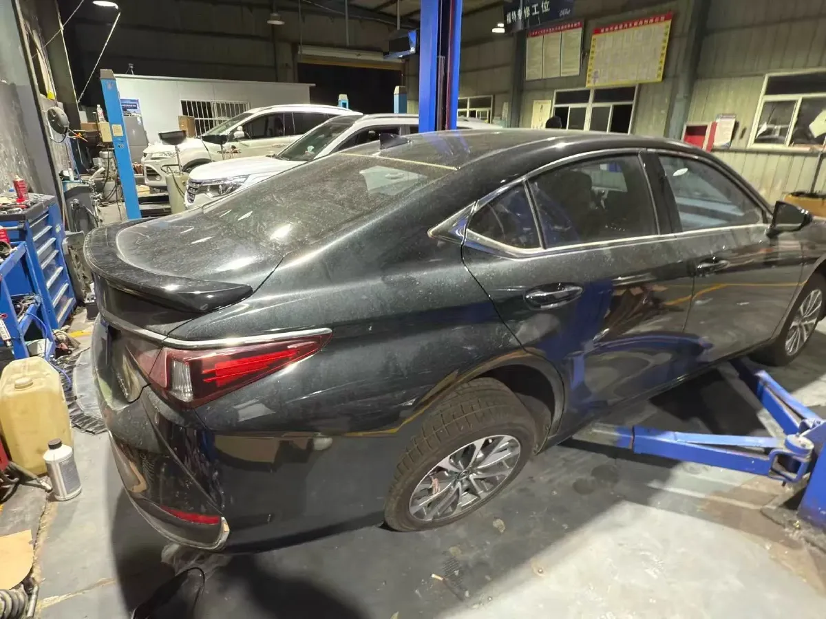 2023 Lexus ES 2.0L 173HP L4 CVT,autocango,china used car exporter,china ev exporter,chinese used car exporter,chinese used ev exporter