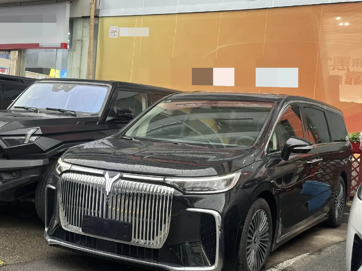 2025 Voyah Dream 1.5T 150HP L4 PHEV 41.7KWH,autocango,china used car exporter,china ev exporter,chinese used car exporter,chinese used ev exporter