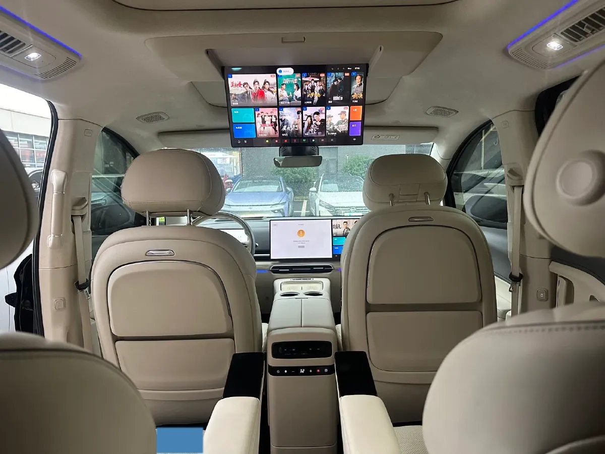 2025 Voyah Dream 1.5T 150HP L4 PHEV 41.7KWH,autocango,china used car exporter,china ev exporter,chinese used car exporter,chinese used ev exporter