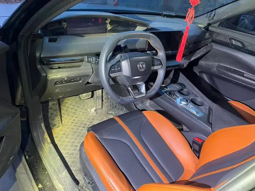 2024 ChangAn UNI-V 1.5T 188HP L4 7DCT,autocango,china used car exporter,china ev exporter,chinese used car exporter,chinese used ev exporter